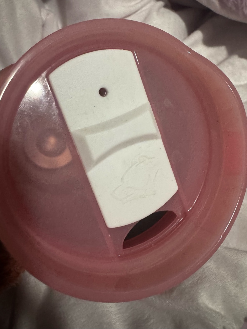 Buc-ee’s Limited Edition 2024 Pink & White Heart Pattern CollectorTravel Tumbler - Picture 4 of 6